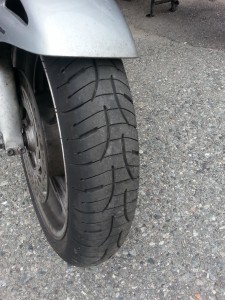 Nach 3.400 KM sieht der Reifen noch fast wie neu aus .